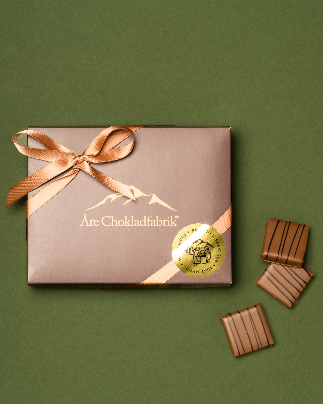 Exklusiv ask med 6 handgjorda praliner